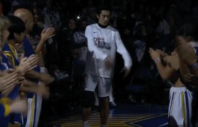 NBA名人赛?王鹤棣赛前出场 秀出戴皇冠动作致敬偶像詹姆斯